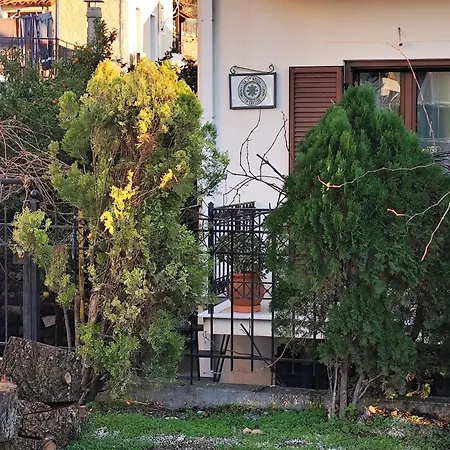 Apartment House In Chrisso *